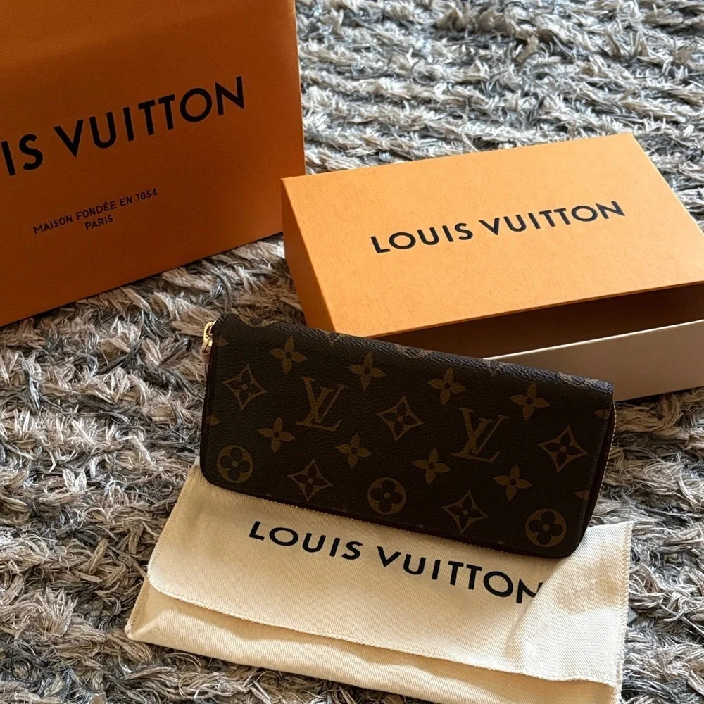New ! Louis Vuitton Brown Monogram Long Zippy Wallet